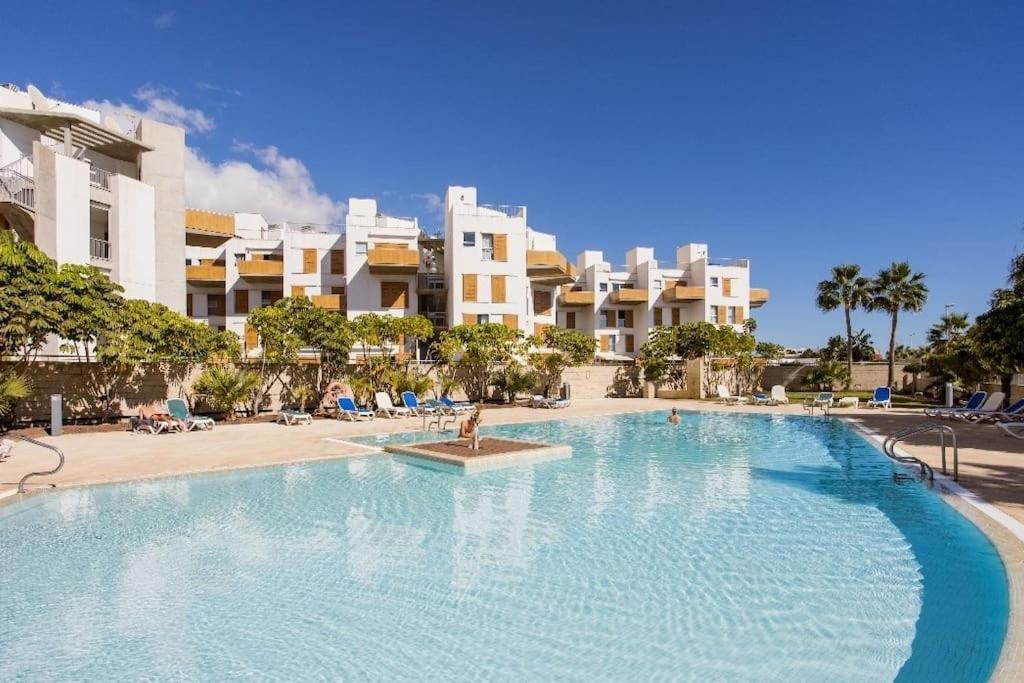 Apartment Beachfront Triplex Penthouse With Pool, Rooftop, Sea View *